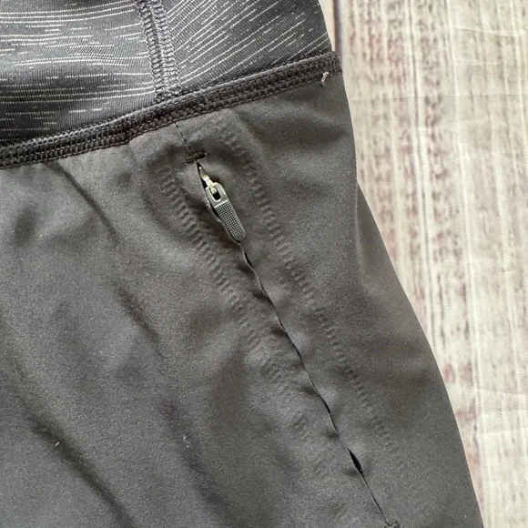 Outdoor Voices Running Shorts Black Built-In Liner Women's Large - Picture 8 of 9